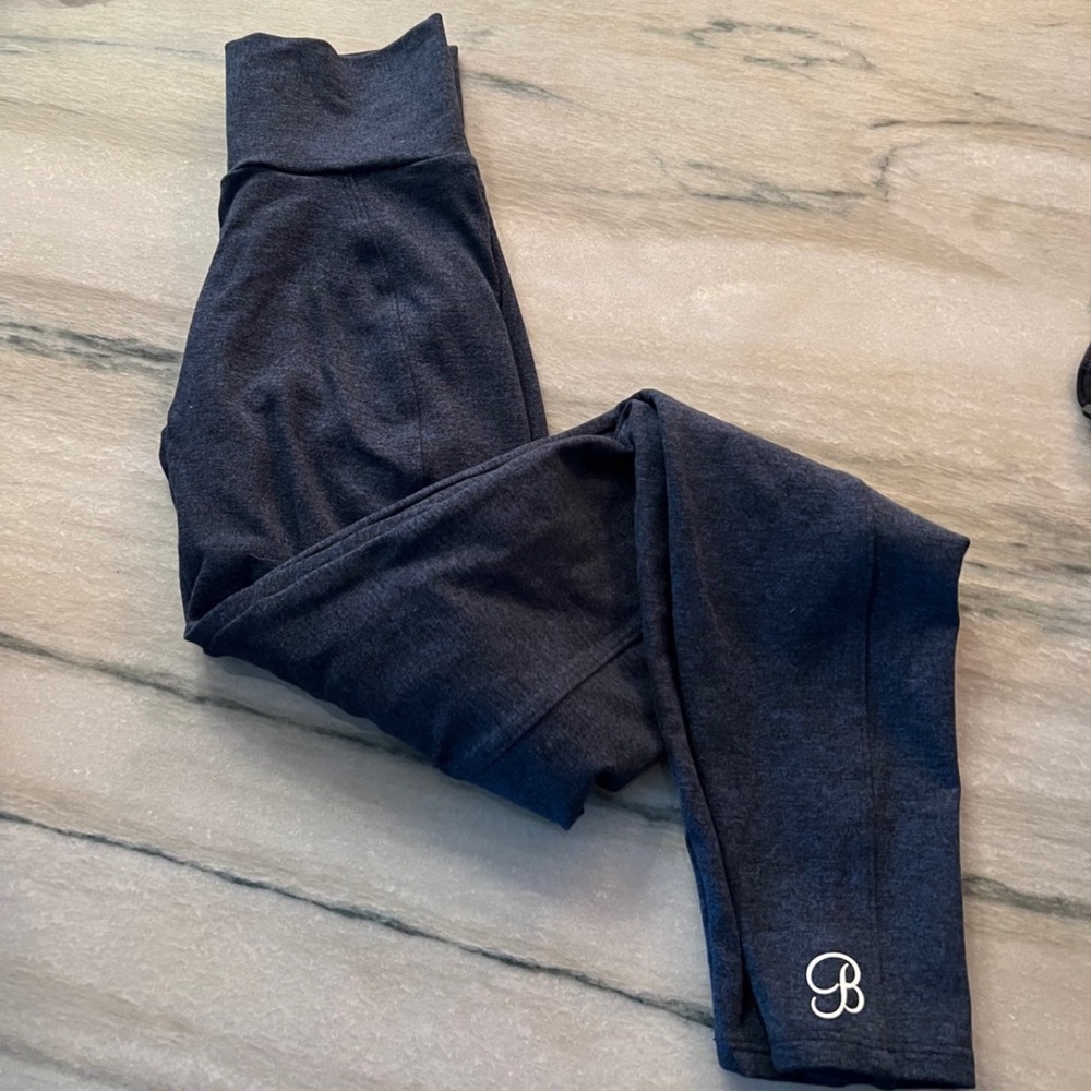 BOMBSHELL LEGGINGS NWOT